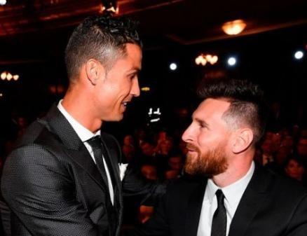 伤愈复出那一刻全场起立鼓掌