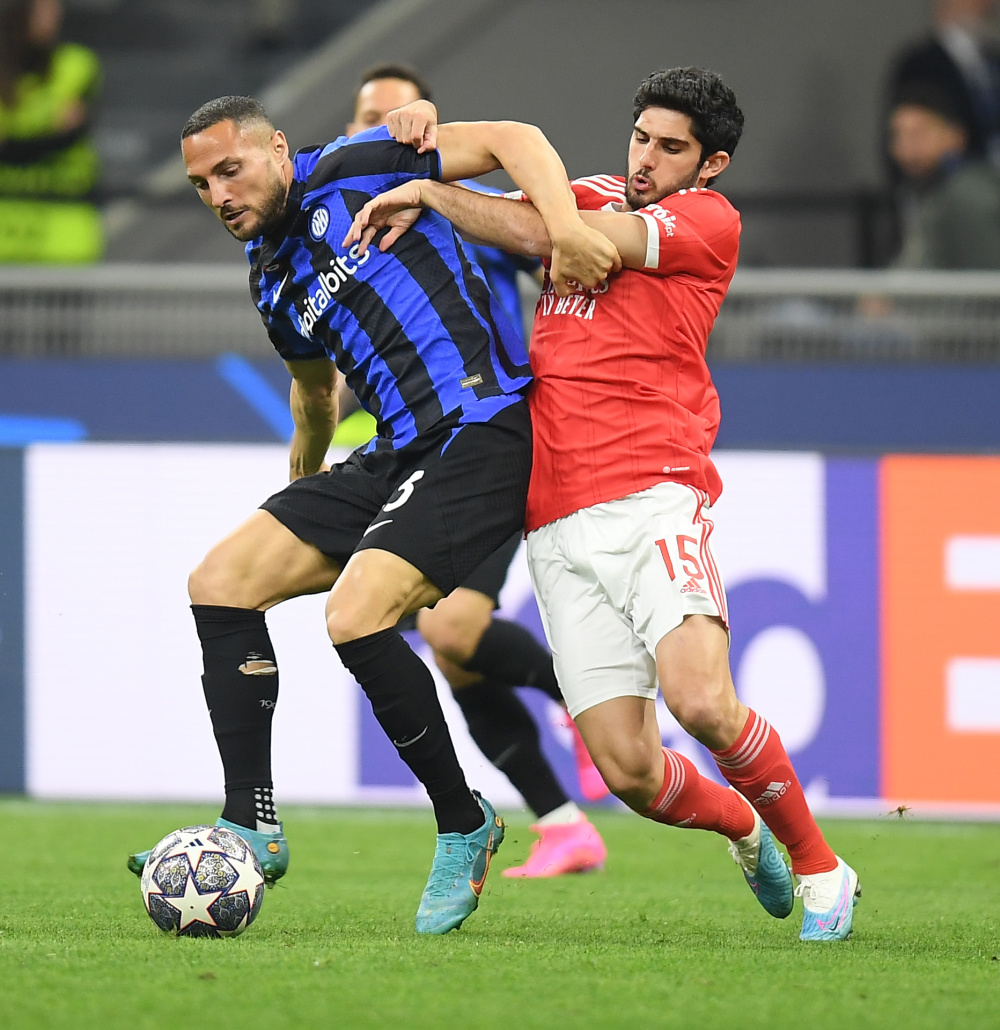 F1收官战正赛：维斯塔潘虽夺冠但无缘WDC；诺里斯加冕世界冠军