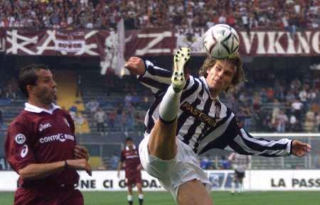 巴黎圣日耳曼外线火力猛烈