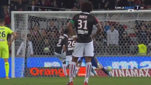 记者：阿隆索昨天没公布名单是在等姆巴佩，强行出战会恶化伤情