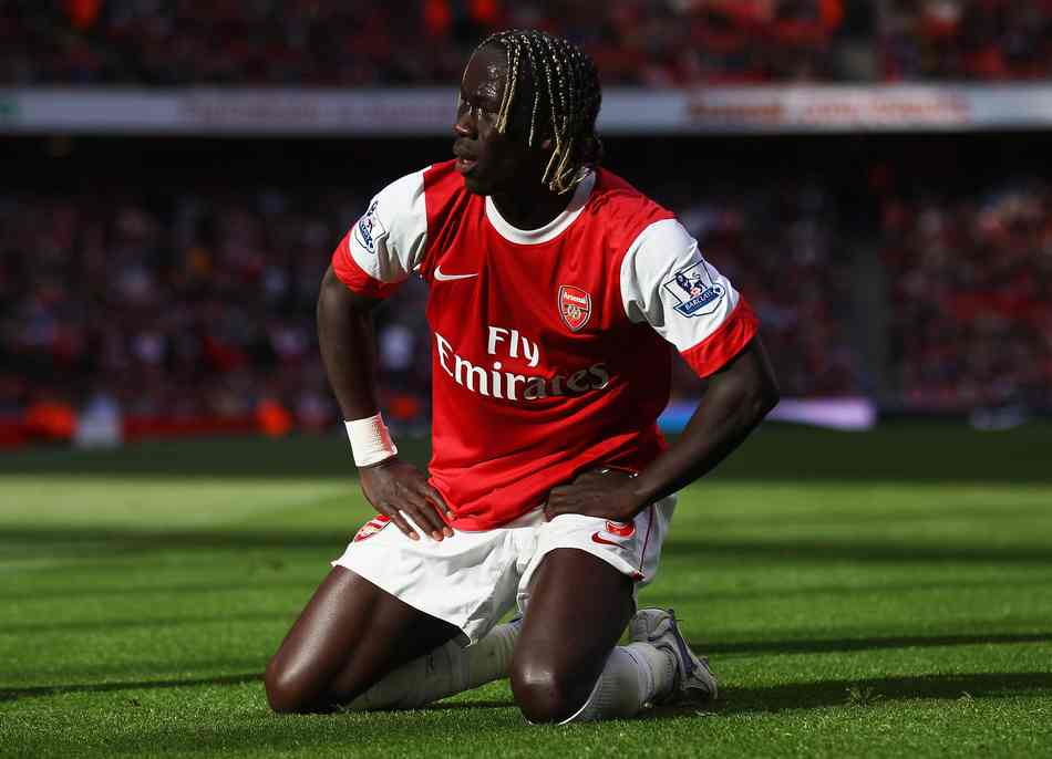 足球世界杯球场建设进入收尾阶段，安全标准升级（世界杯球场建设步入收官阶段，安全标准再升级）