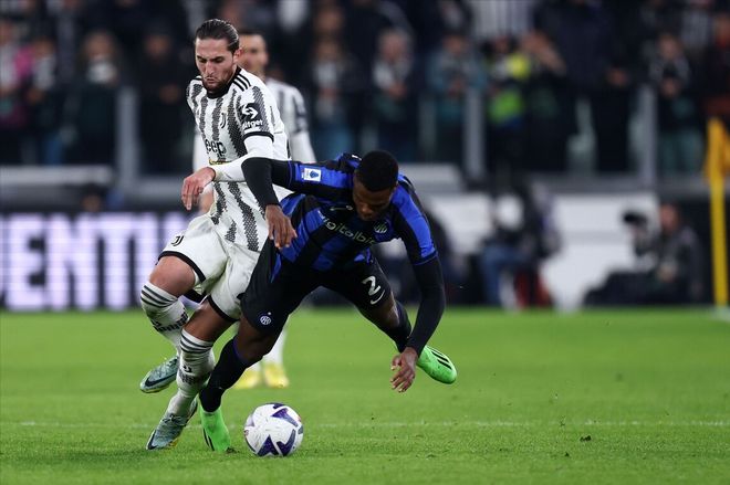 埃切韦里冬窗回河床？记者：经纪人和曼城都没有进行相关讨论