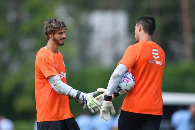 篮球火箭球员连续三场抢断上双