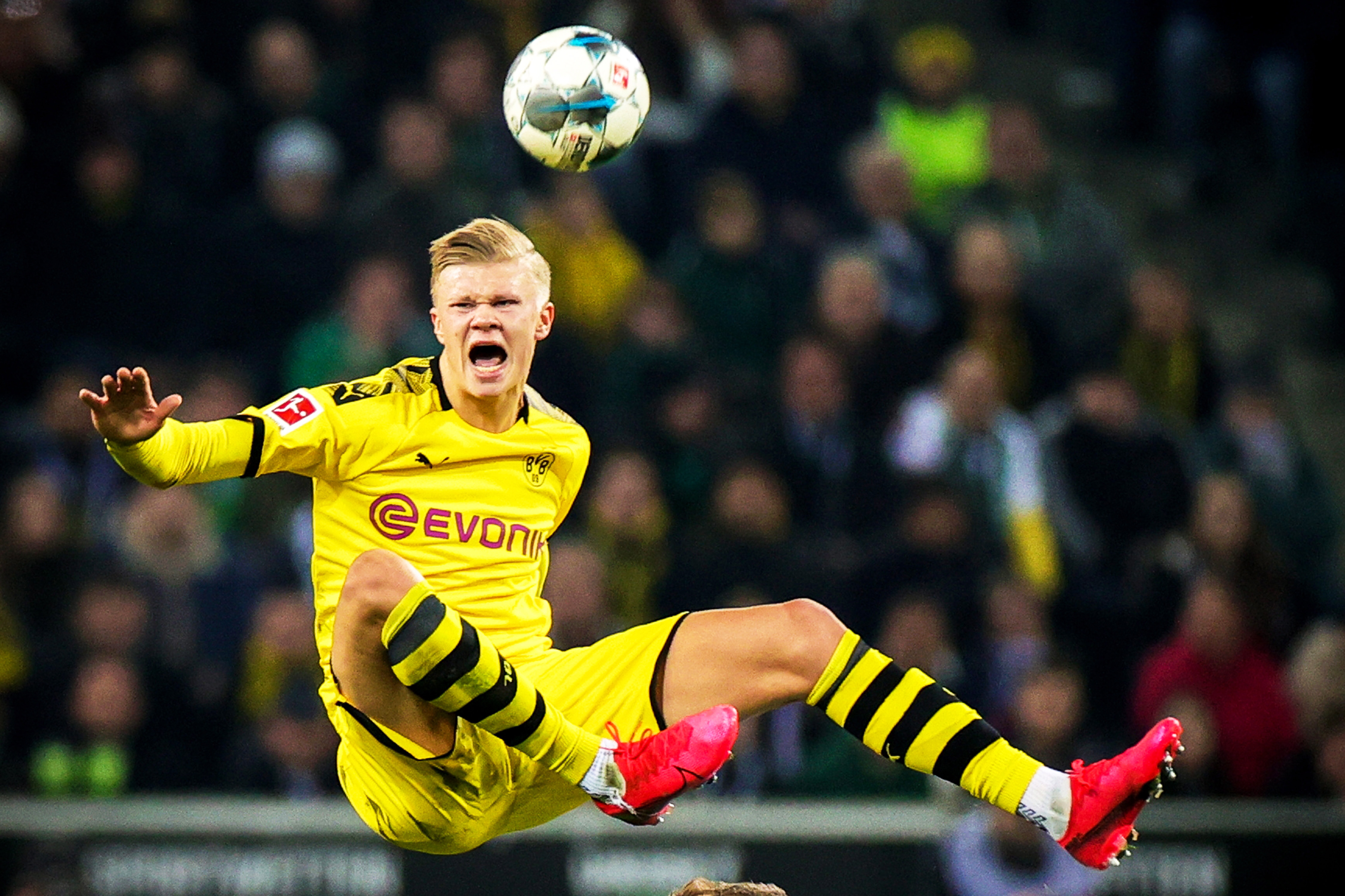 英格兰球员周薪排行榜：伊万-托尼42.3万镑居首，凯恩第二