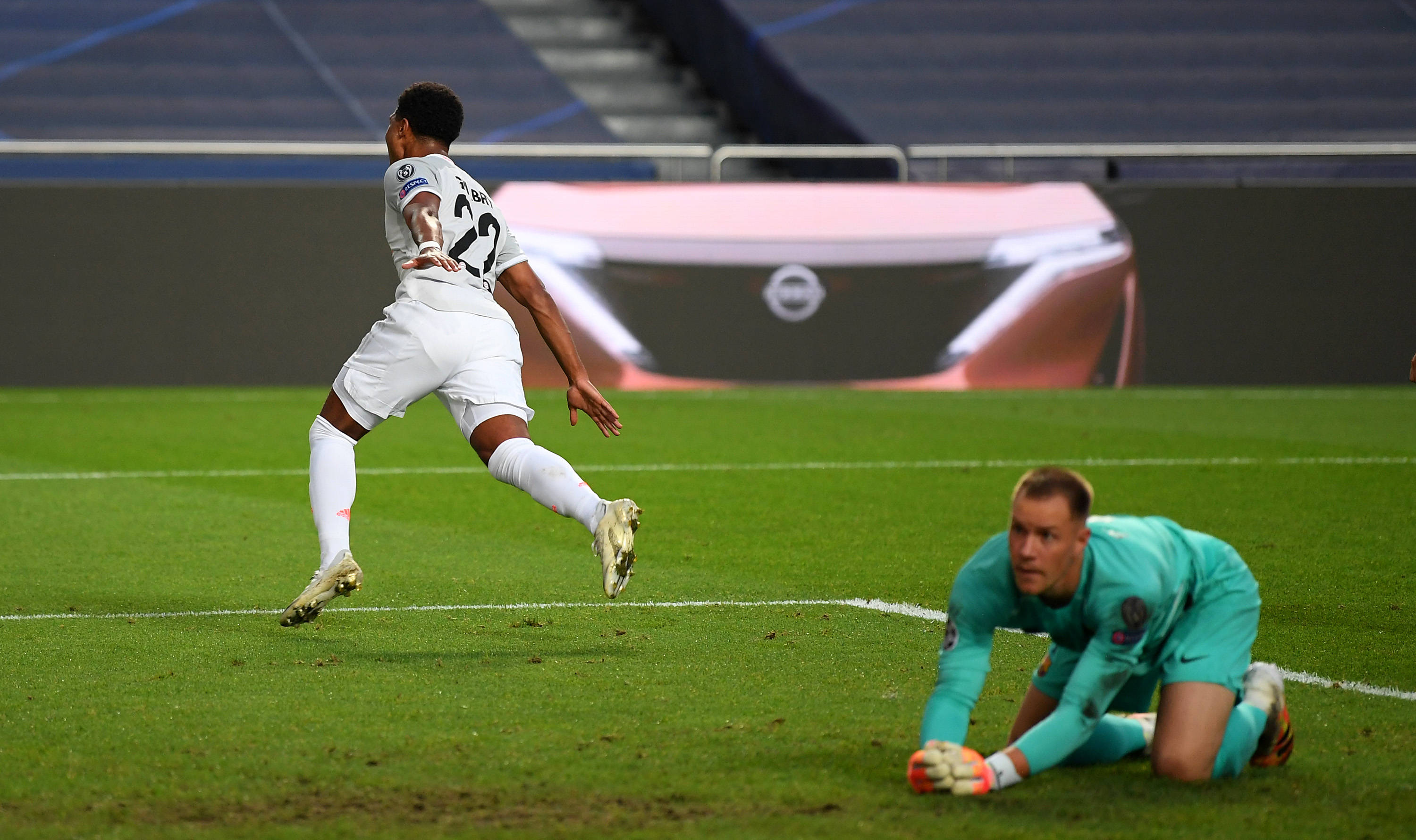 梅罗时代终章将至，哈兰德是否会成为世界杯新王候选人？（梅罗谢幕在即，哈兰德会是世界杯新王热门吗？）