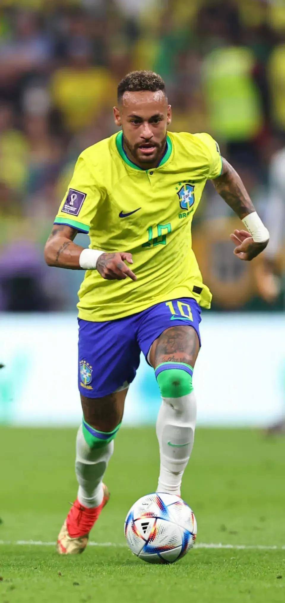 新掌门刚接手成都蓉城俱乐部，就有望收到三份惊喜大礼，引发热议