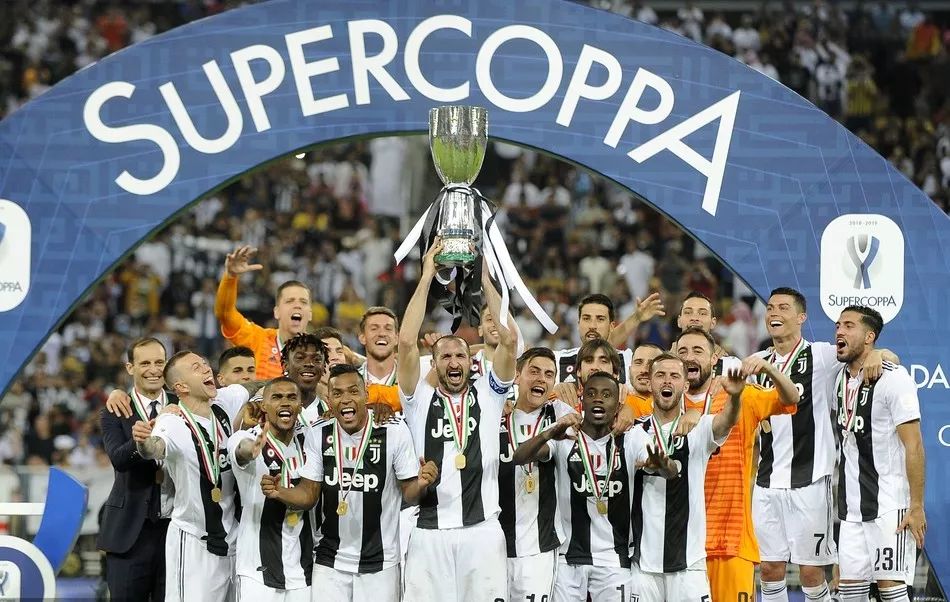 脸都不要了!欧联冠军踢出耻辱一战，主场2红5黄输球又输人（欧联冠军耻辱之夜：主场2红5黄，输球又丢人）