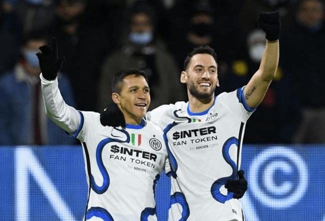 泰州队“苏超”冠军奖杯开启全市巡展，第一站在海陵老街